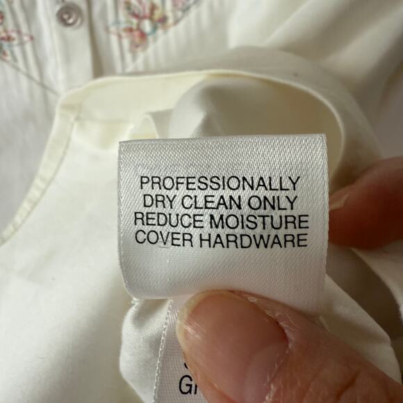 S. John’s Sport white Pintuck white Buttondown shirt size XL Fitted or size L - Picture 9 of 13